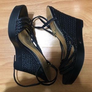 Lauren Ralph Lauren Black Wedges